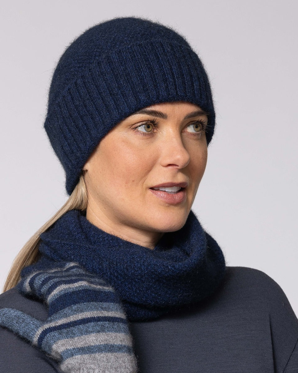 Possum Merino Moss Neck Warmer