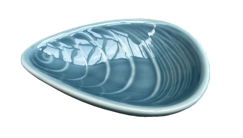 Small Mussel Porcelain Bowl by Jo Luping